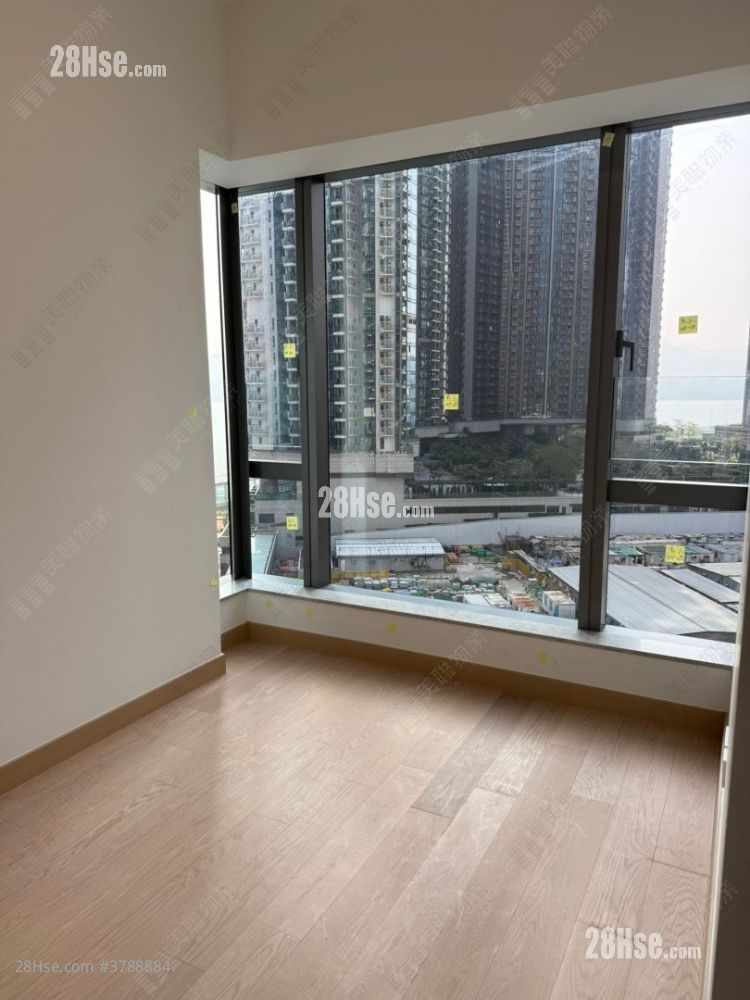 Seasons Place 售盘 3 房 , 2 浴室 665 平方尺