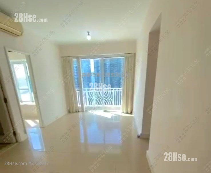 The Capitol Sell 3 Bedrooms , 2 Bathrooms 715 ft²