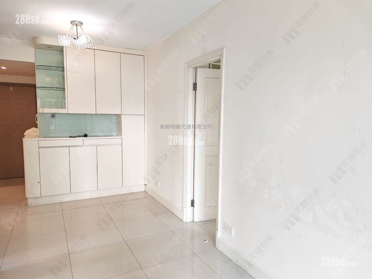 Metro Town Sell 3 Bedrooms , 1 Bathroom 594 ft²