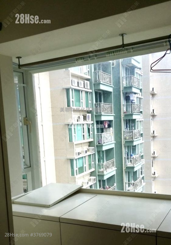 Metro Town Sell 3 Bedrooms , 1 Bathroom 594 ft²