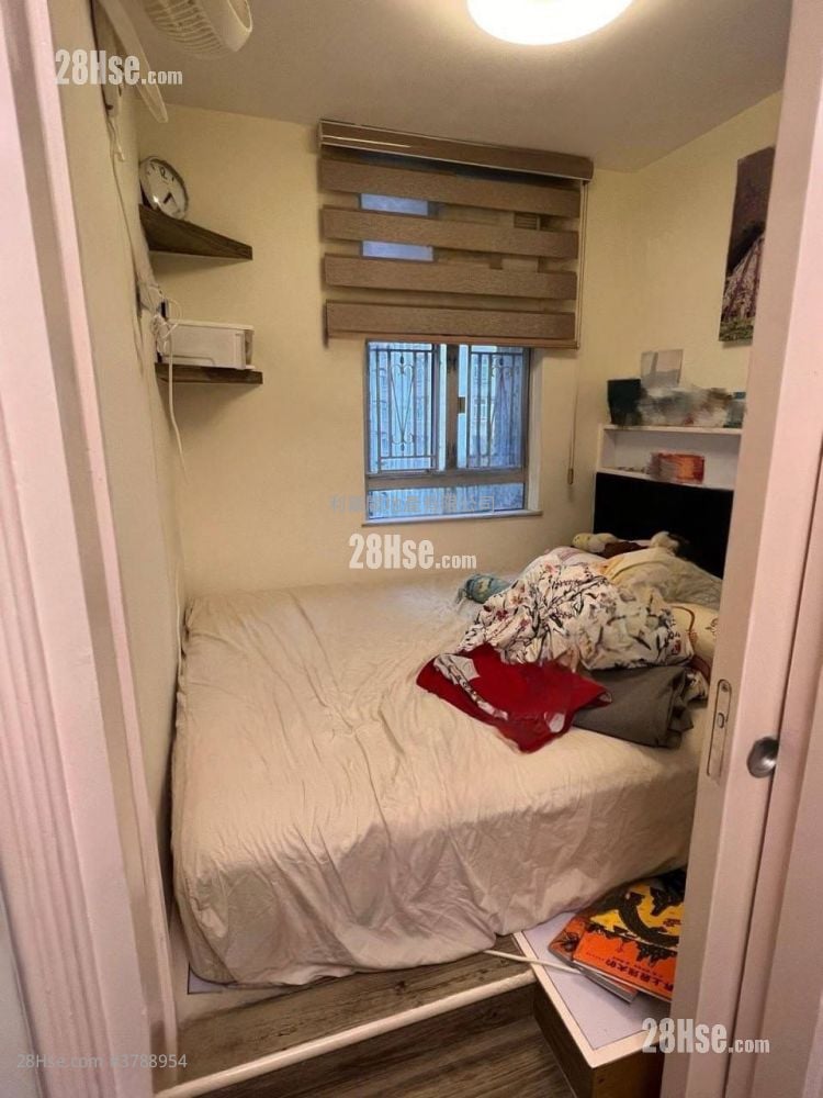 Ching Wah Court Sell 1 Bedroom 351 ft²