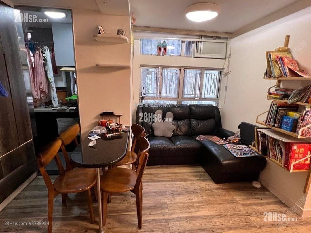 Ching Wah Court Sell 1 Bedroom 351 ft²