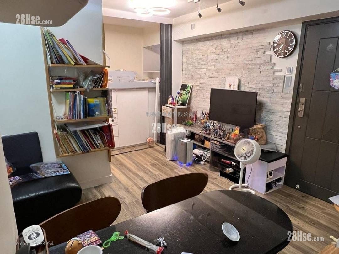 Ching Wah Court Sell 1 Bedroom 351 ft²