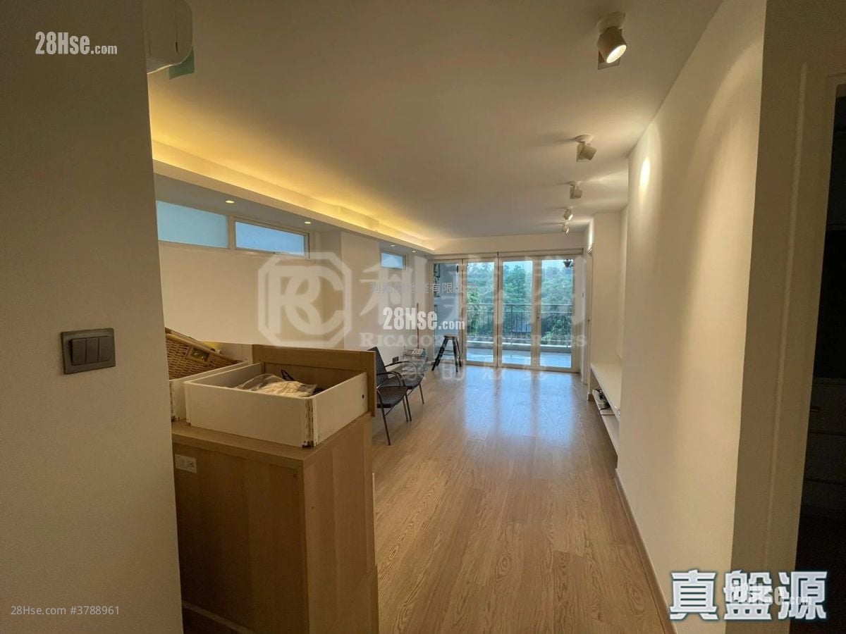 Mei Foo Sun Chuen Sell 3 Bedrooms , 2 Bathrooms 968 ft²