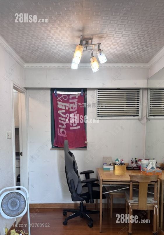 Galaxia Sell 3 Bedrooms , 1 Bathroom 517 ft²