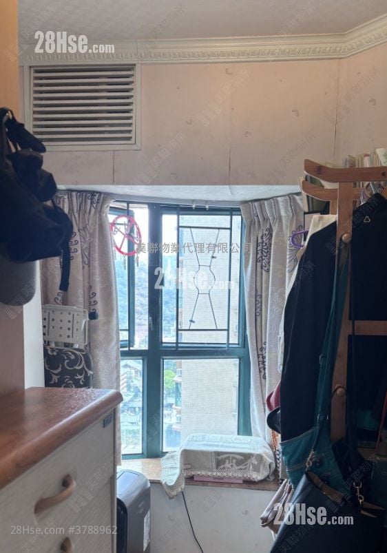 Galaxia Sell 3 Bedrooms , 1 Bathroom 517 ft²