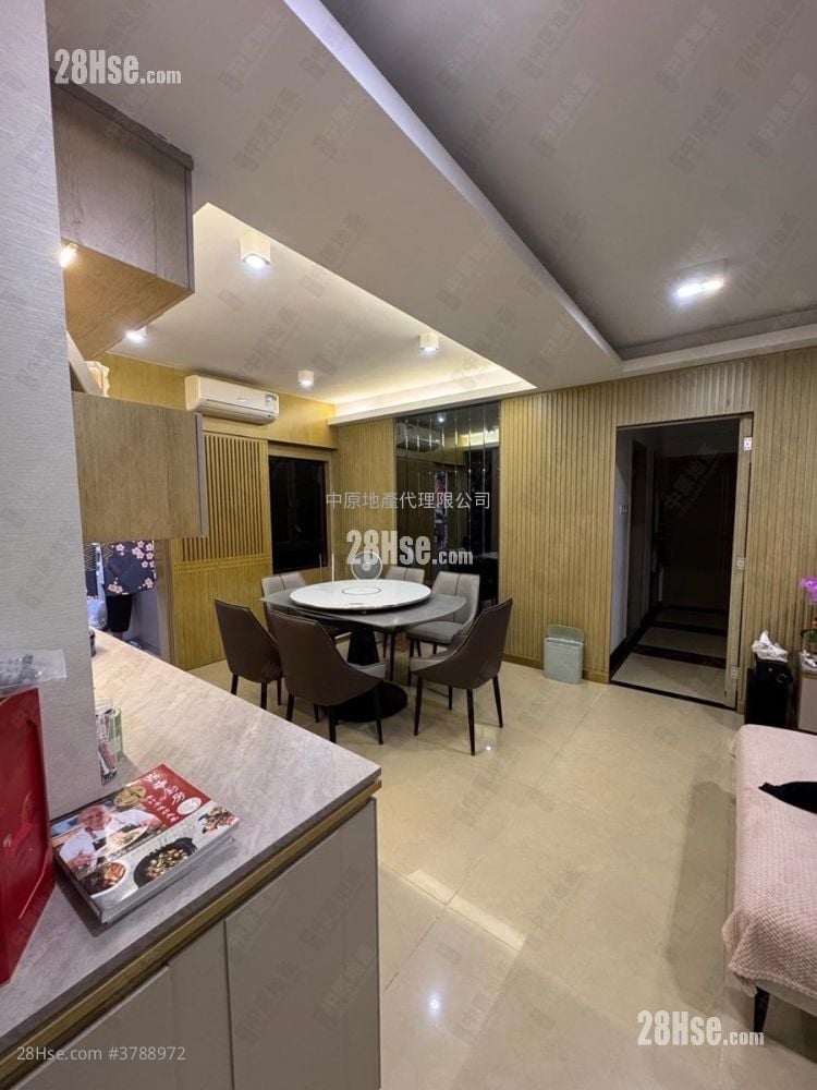 Shatin 33 Sell 3 Bedrooms , 3 Bathrooms 1,296 ft²