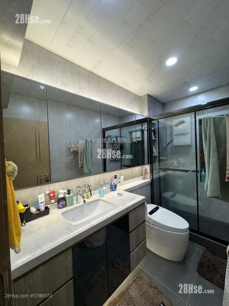 Shatin 33 Sell 3 Bedrooms , 3 Bathrooms 1,296 ft²