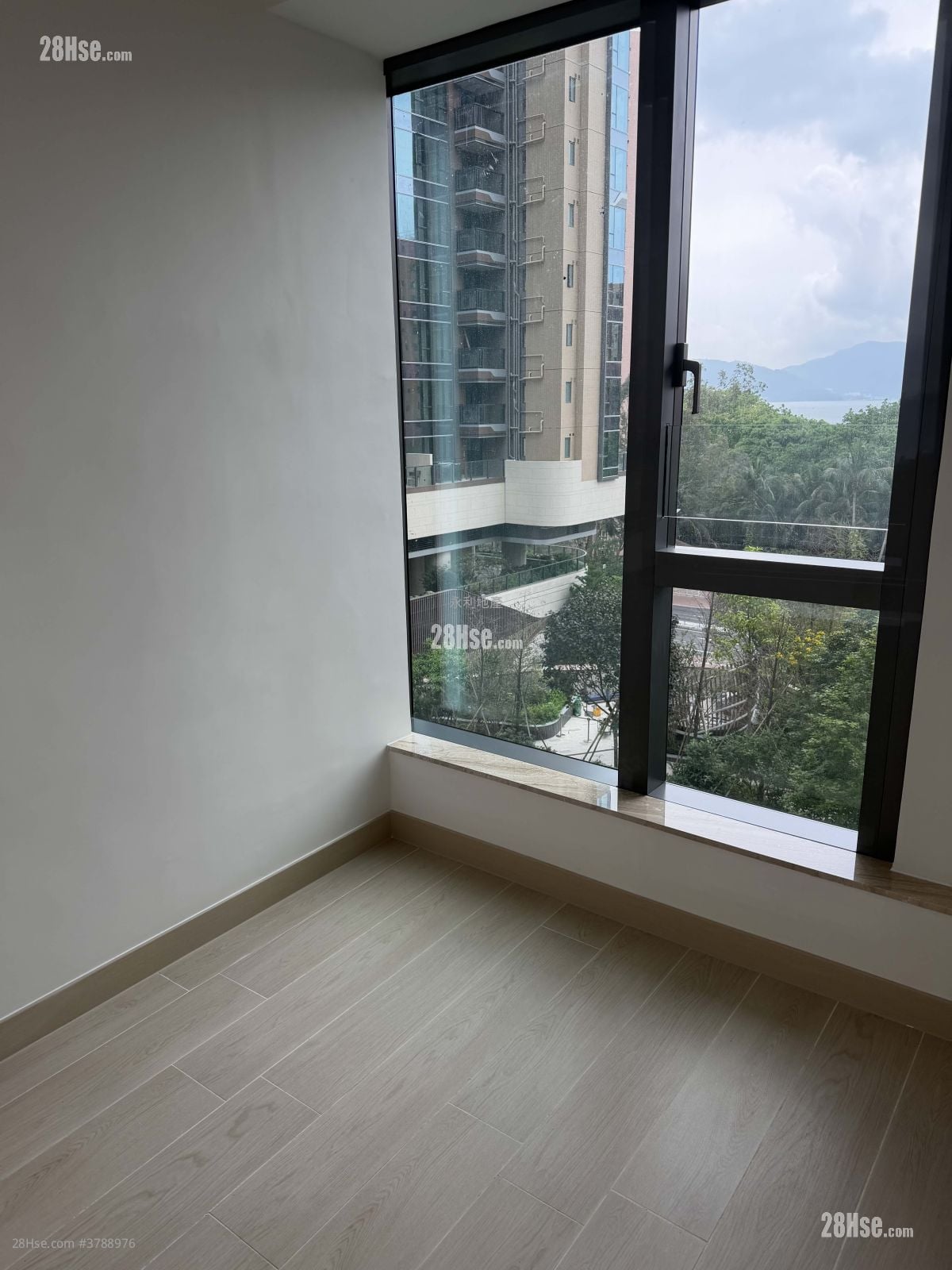 Gold Coast Bay Rental 2 Bedrooms , 1 Bathroom 421 ft²