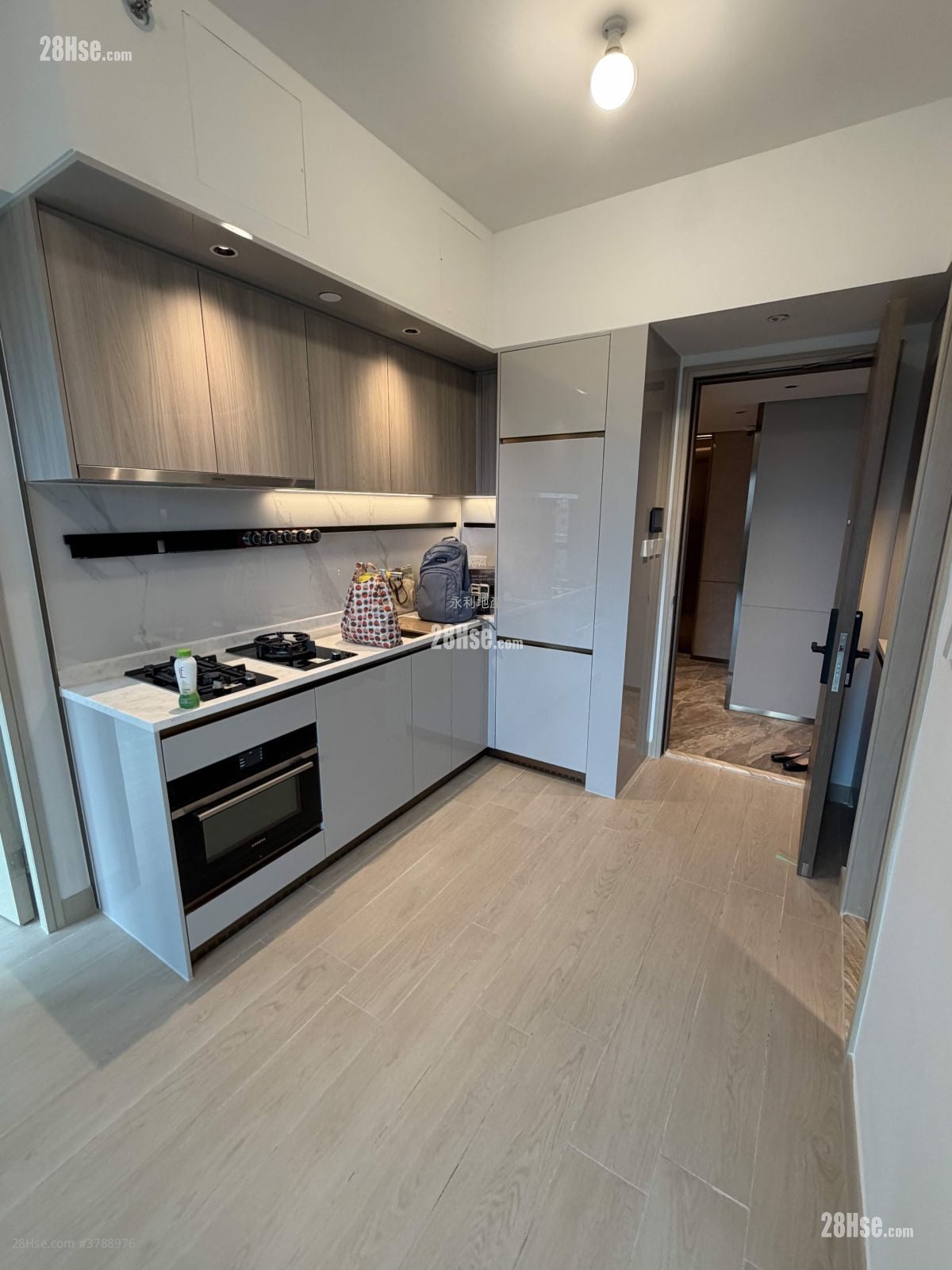 Gold Coast Bay Rental 2 Bedrooms , 1 Bathroom 421 ft²