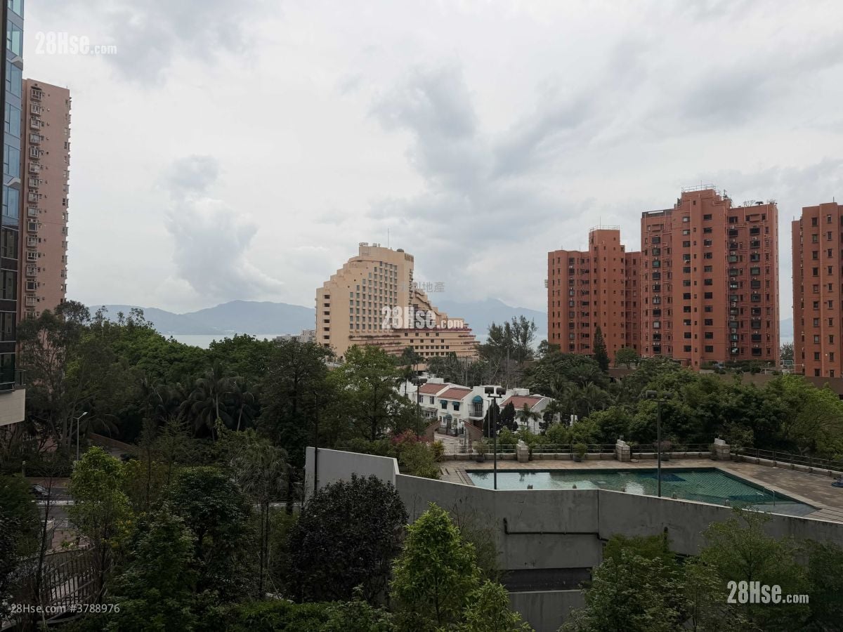 Gold Coast Bay Rental 2 Bedrooms , 1 Bathroom 421 ft²