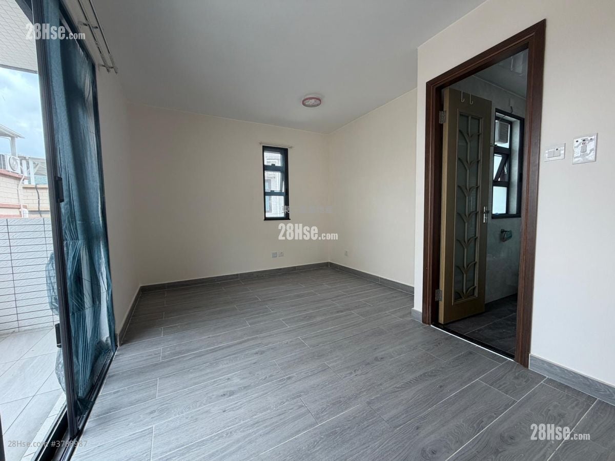 Village Rental 3 Bedrooms , 2 Bathrooms 700 ft²