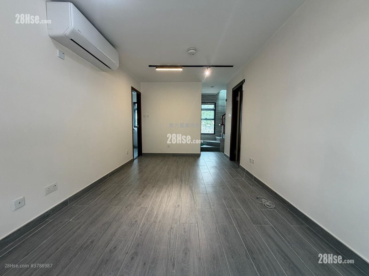 Village Rental 3 Bedrooms , 2 Bathrooms 700 ft²