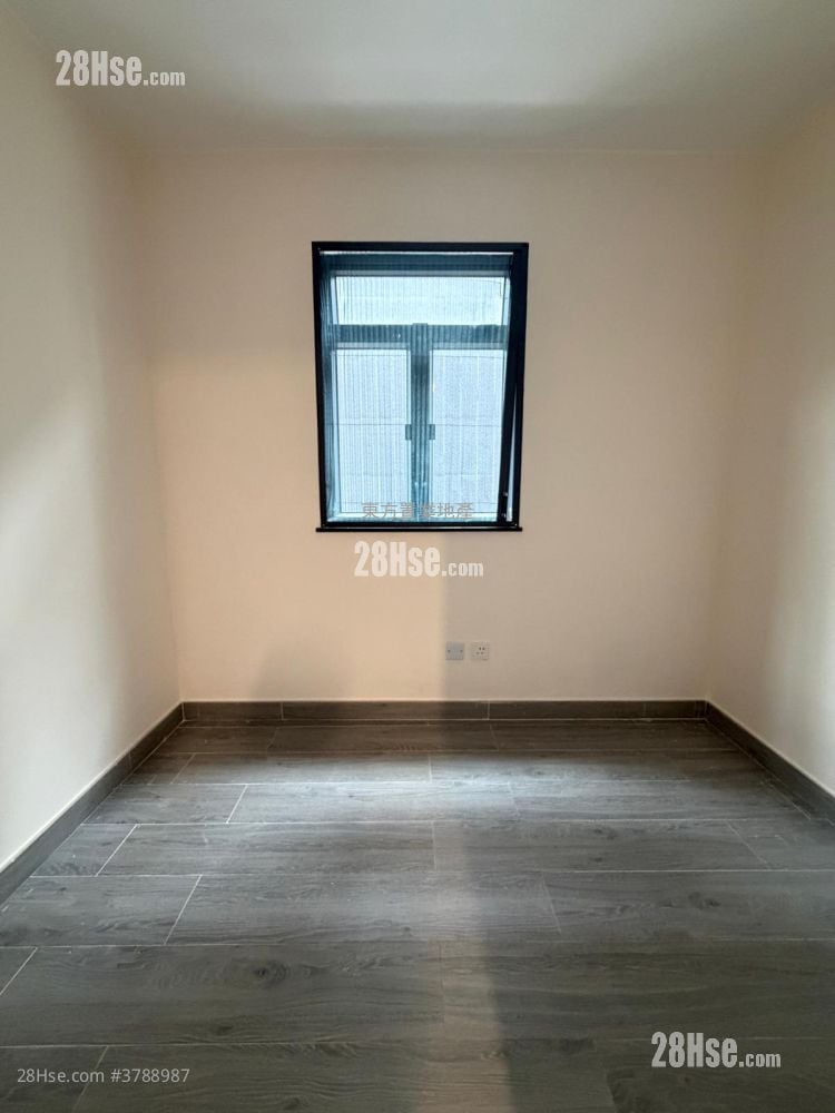 Village Rental 3 Bedrooms , 2 Bathrooms 700 ft²