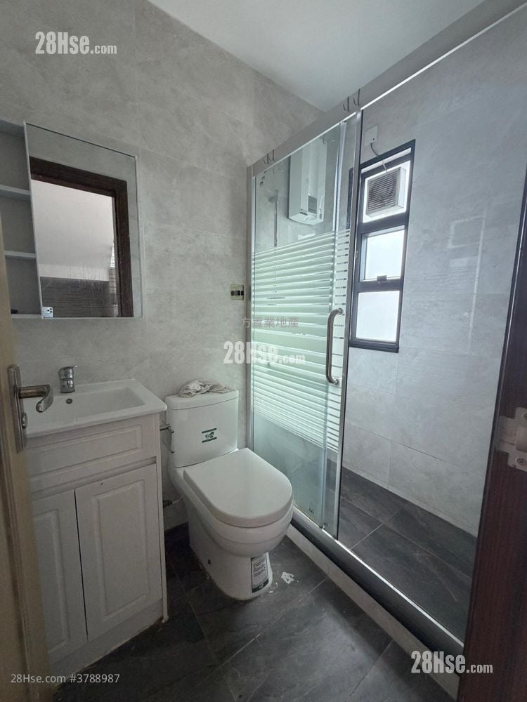 Village Rental 3 Bedrooms , 2 Bathrooms 700 ft²