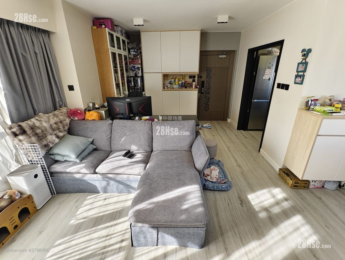 Hong Kong Garden Sell 3 Bedrooms , 2 Bathrooms 828 ft²