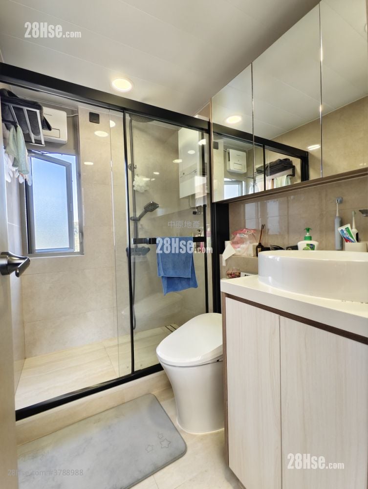 Hong Kong Garden Sell 3 Bedrooms , 1 Bathroom 828 ft²