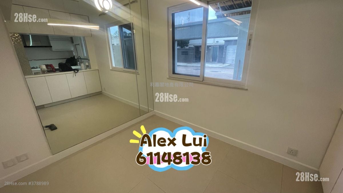 Fairview Park Sell 3 Bedrooms , 2 Bathrooms 1,035 ft²