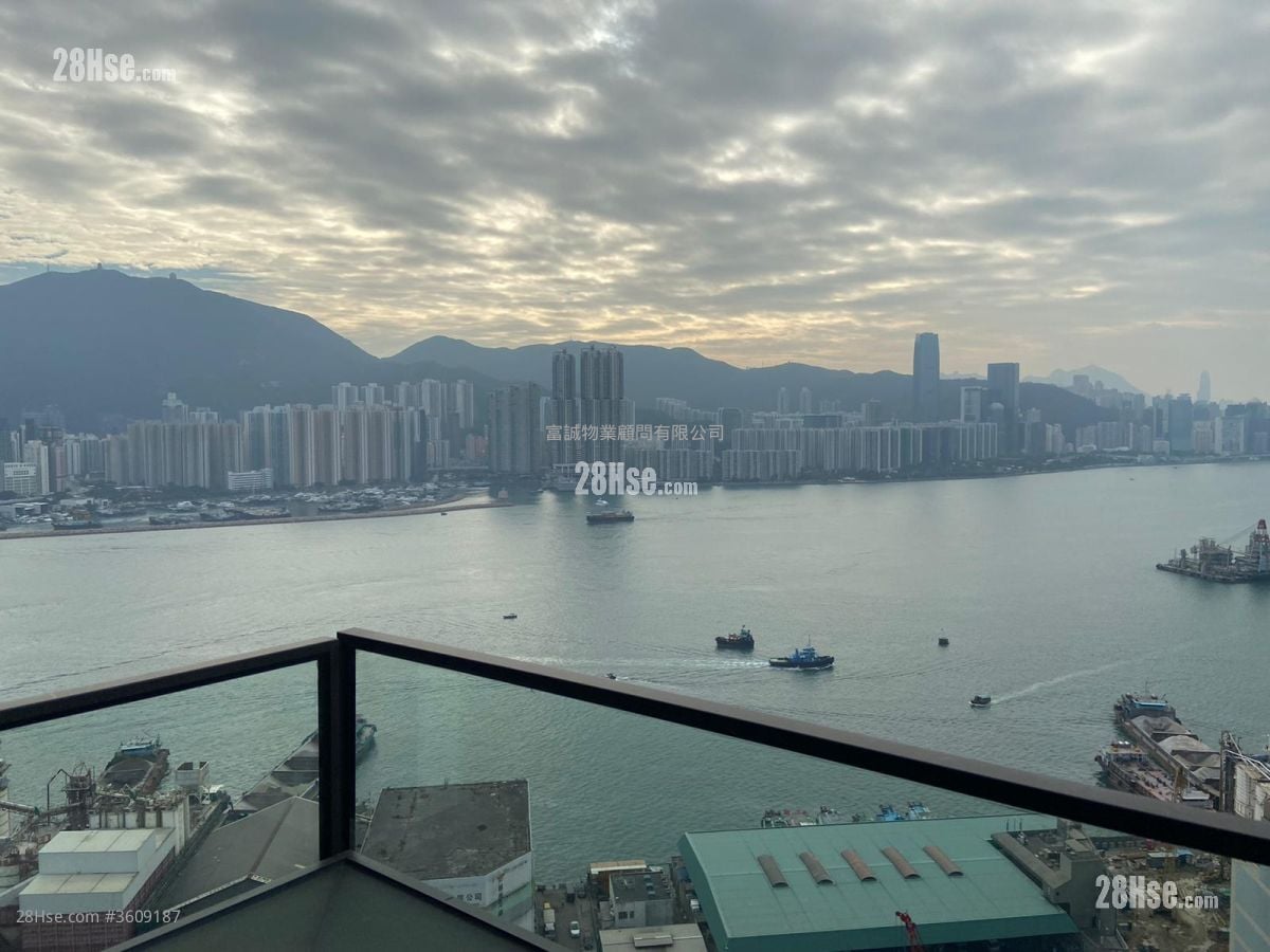 Maya Sell 2 Bedrooms , 2 Bathrooms 547 ft²