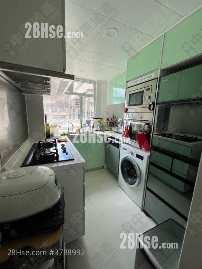 Yue On Court Sell 2 Bedrooms , 1 Bathroom 469 ft²