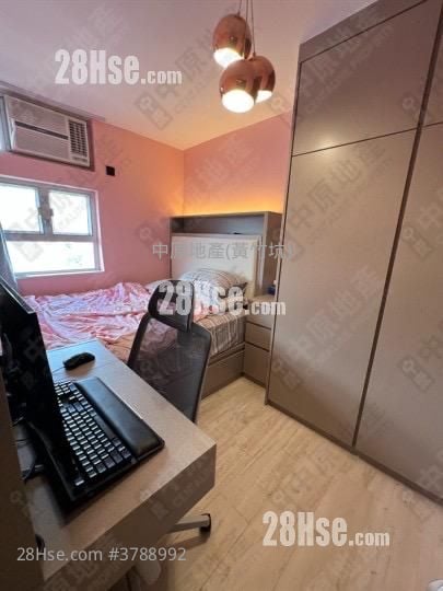 Yue On Court Sell 2 Bedrooms , 1 Bathroom 469 ft²