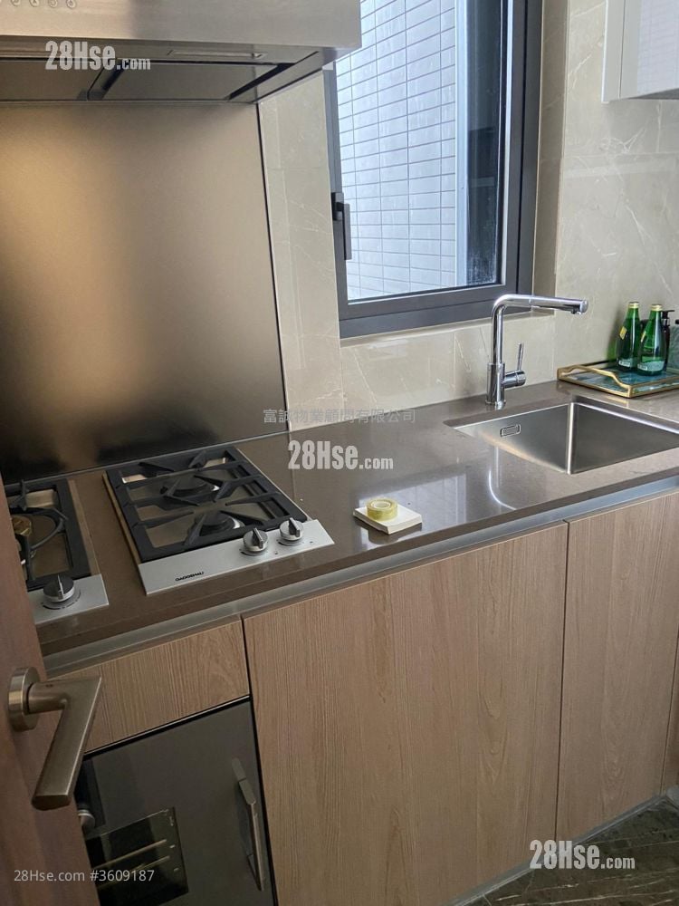 Maya Sell 2 Bedrooms , 2 Bathrooms 547 ft²