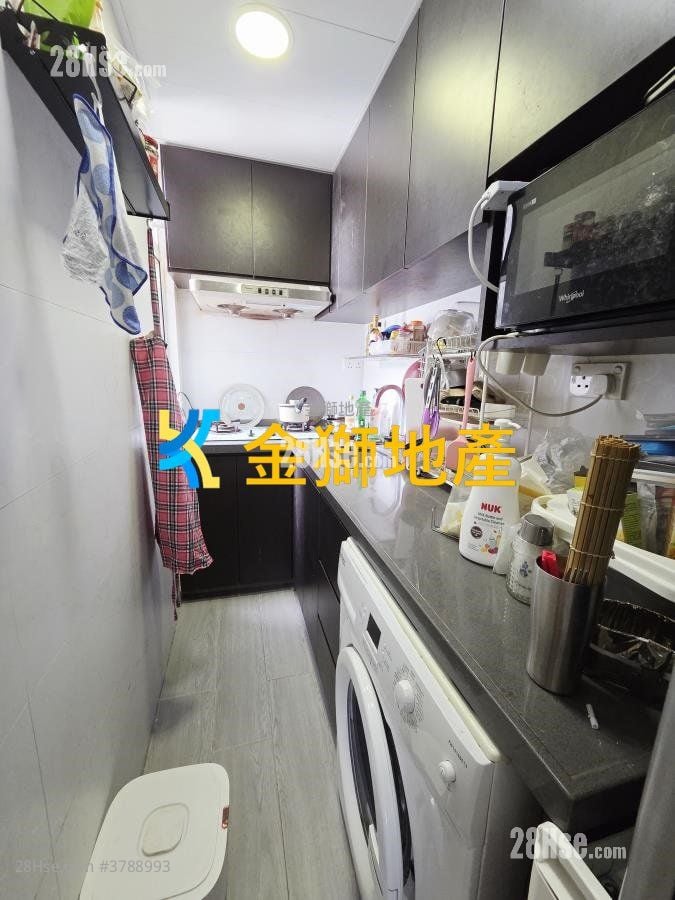 Golden Lion Garden Sell 2 Bedrooms , 1 Bathroom 306 ft²