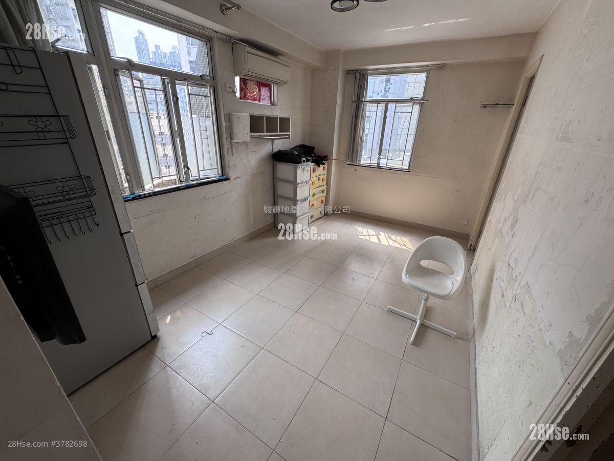 单幢楼房 租盘 2 房 , 1 浴室 376 平方尺