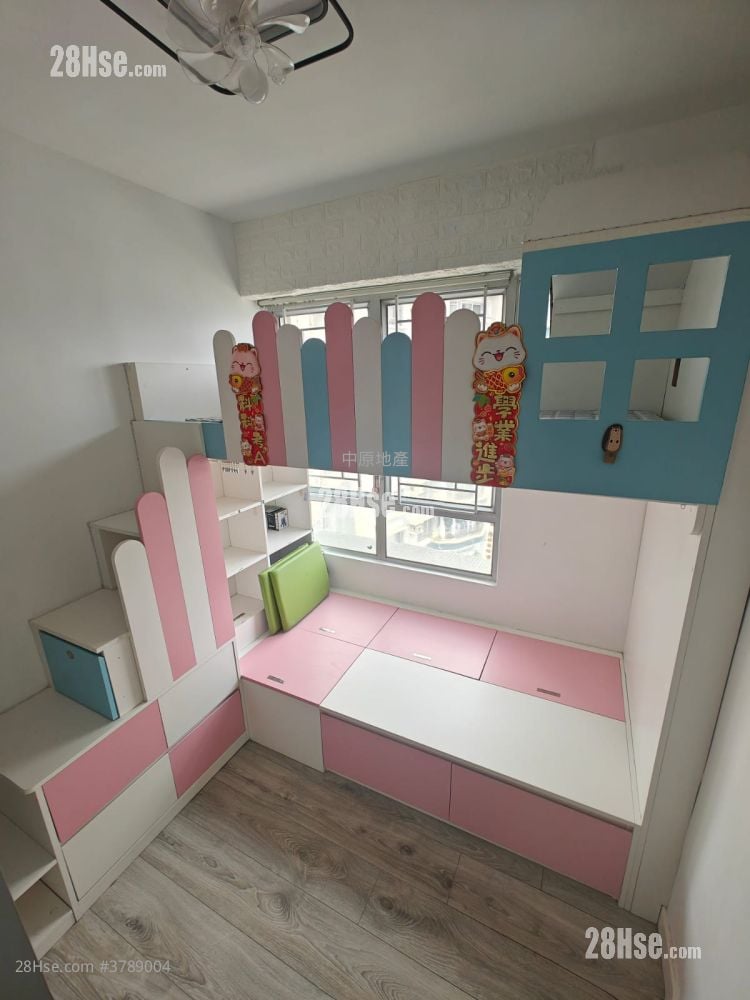 Hong Kong Garden Rental 3 Bedrooms , 2 Bathrooms 792 ft²