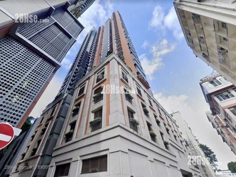 The Warren Sell 2 Bedrooms , 2 Bathrooms 610 ft²