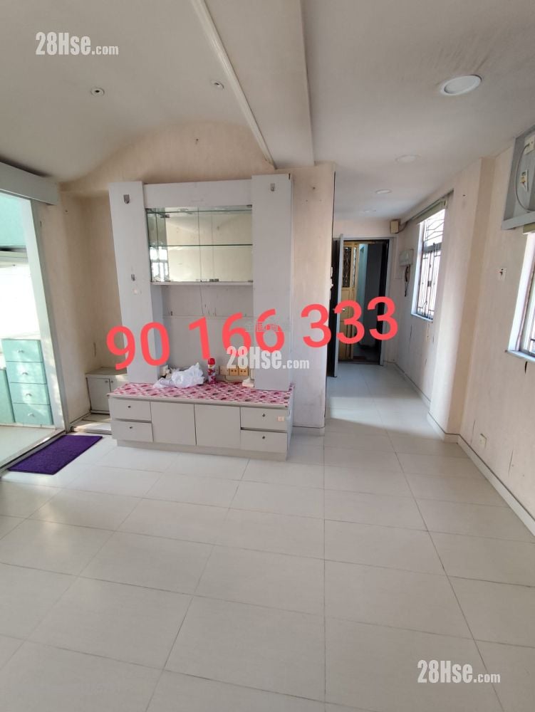 Kam Hoi Building Sell 3 Bedrooms , 2 Bathrooms 551 ft²