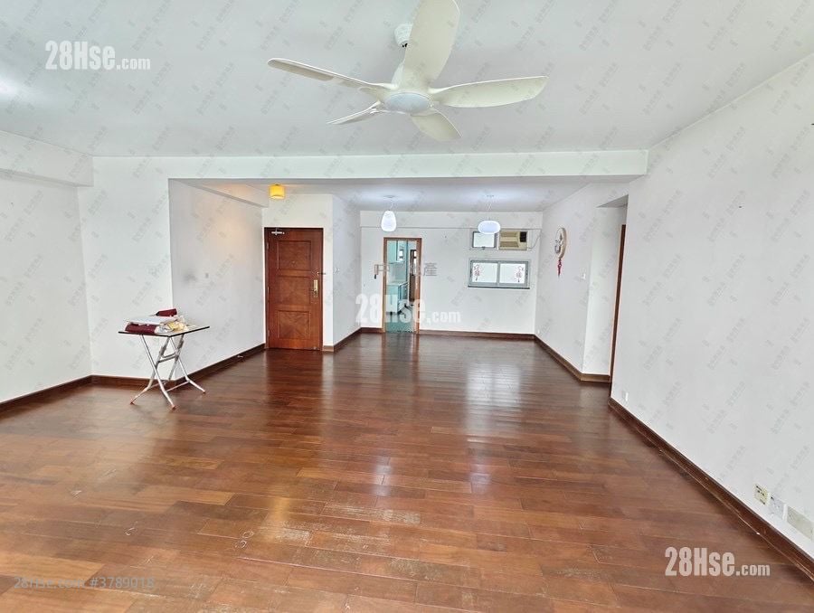 Hong Kong Garden Sell 3 Bedrooms , 2 Bathrooms 1,382 ft²