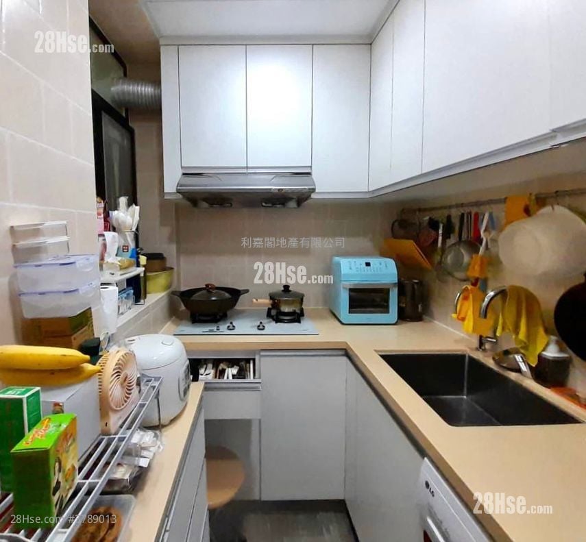 Tsing Yi Garden Sell 3 Bedrooms 547 ft²