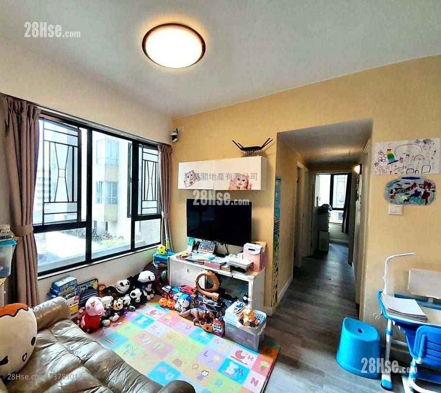 Tsing Yi Garden Sell 3 Bedrooms 547 ft²