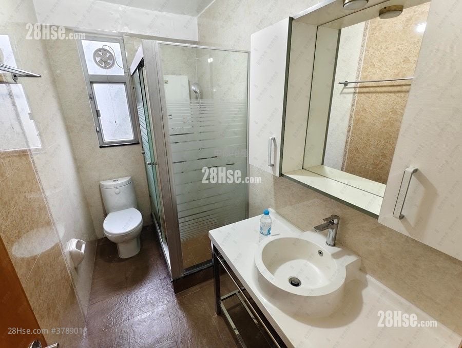 Hong Kong Garden Sell 3 Bedrooms , 2 Bathrooms 1,382 ft²