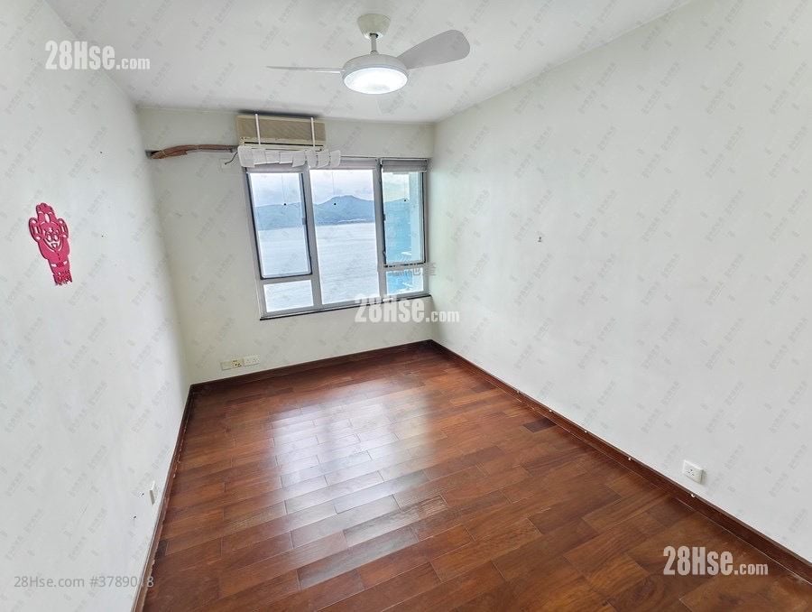 Hong Kong Garden Sell 3 Bedrooms , 2 Bathrooms 1,382 ft²