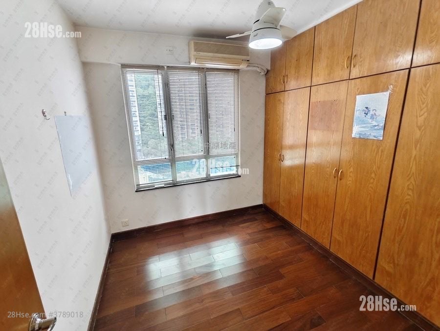 Hong Kong Garden Sell 3 Bedrooms , 2 Bathrooms 1,382 ft²