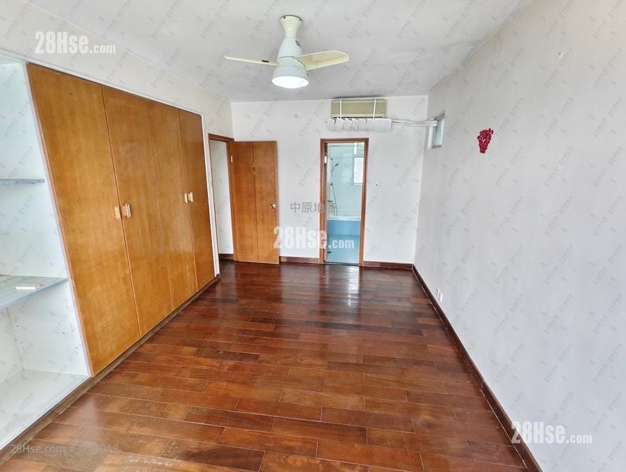 Hong Kong Garden Sell 3 Bedrooms , 2 Bathrooms 1,382 ft²