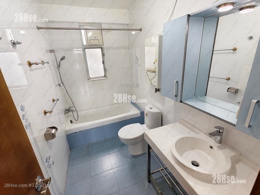 Hong Kong Garden Sell 3 Bedrooms , 2 Bathrooms 1,382 ft²