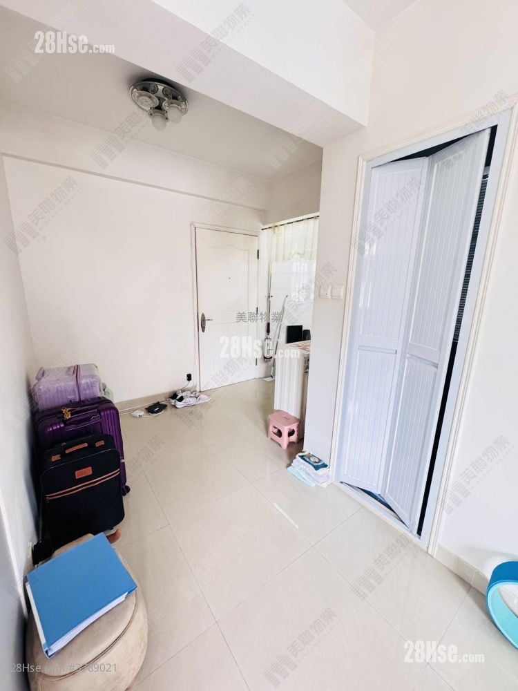 Kwai Wah Building Sell Studio , 1 Bathroom 328 ft²