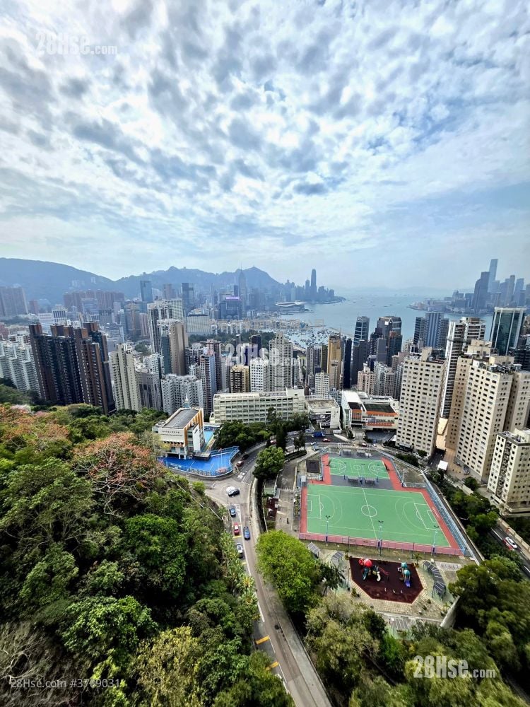 云景台 售盘 3 房 , 2 浴室 1,065 平方尺