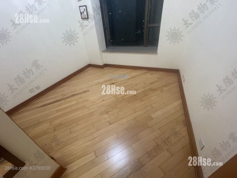 半岛豪庭 售盘 3 房 718 平方尺