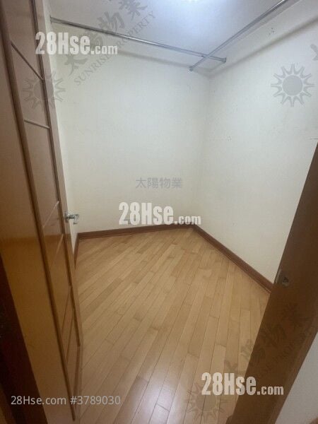 半岛豪庭 售盘 3 房 718 平方尺