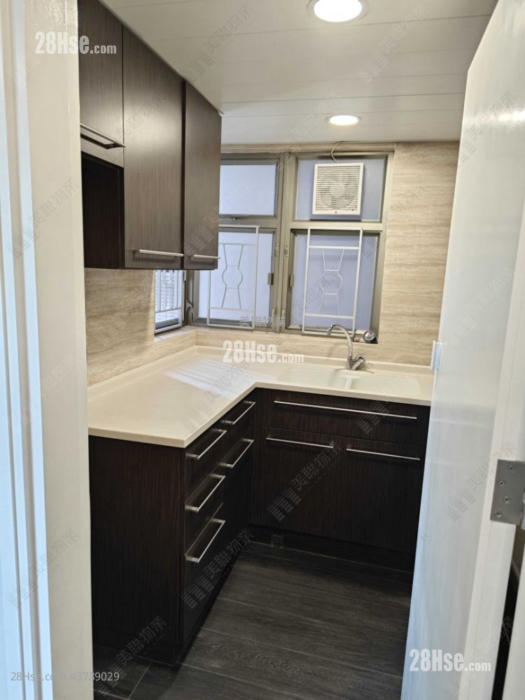 Yoho Town 售盘 3 房 , 1 浴室 516 平方尺