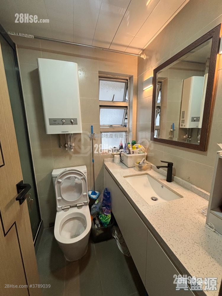 Kingswood Villas Sell 2 Bedrooms , 1 Bathroom 448 ft²