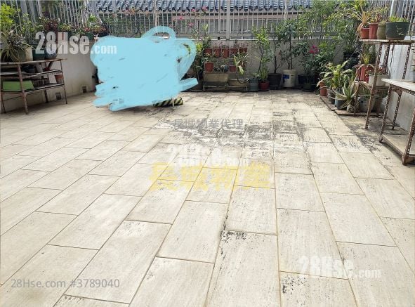 On Lok Building Sell 2 Bedrooms , 1 Bathroom 417 ft²