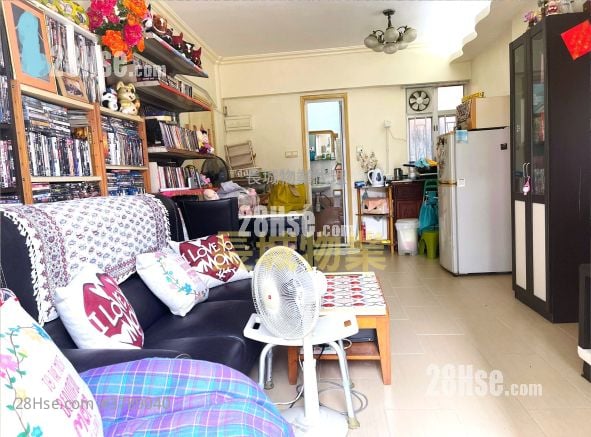 On Lok Building Sell 2 Bedrooms , 1 Bathroom 417 ft²