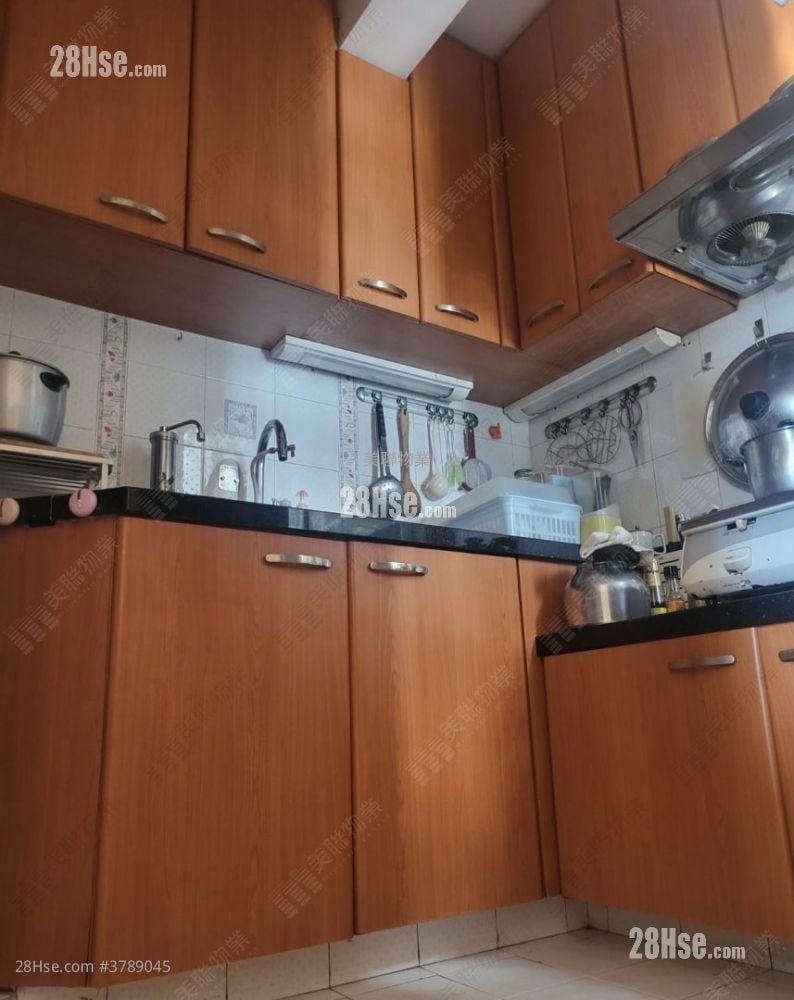 Kingswood Villas Sell 3 Bedrooms , 1 Bathroom 552 ft²