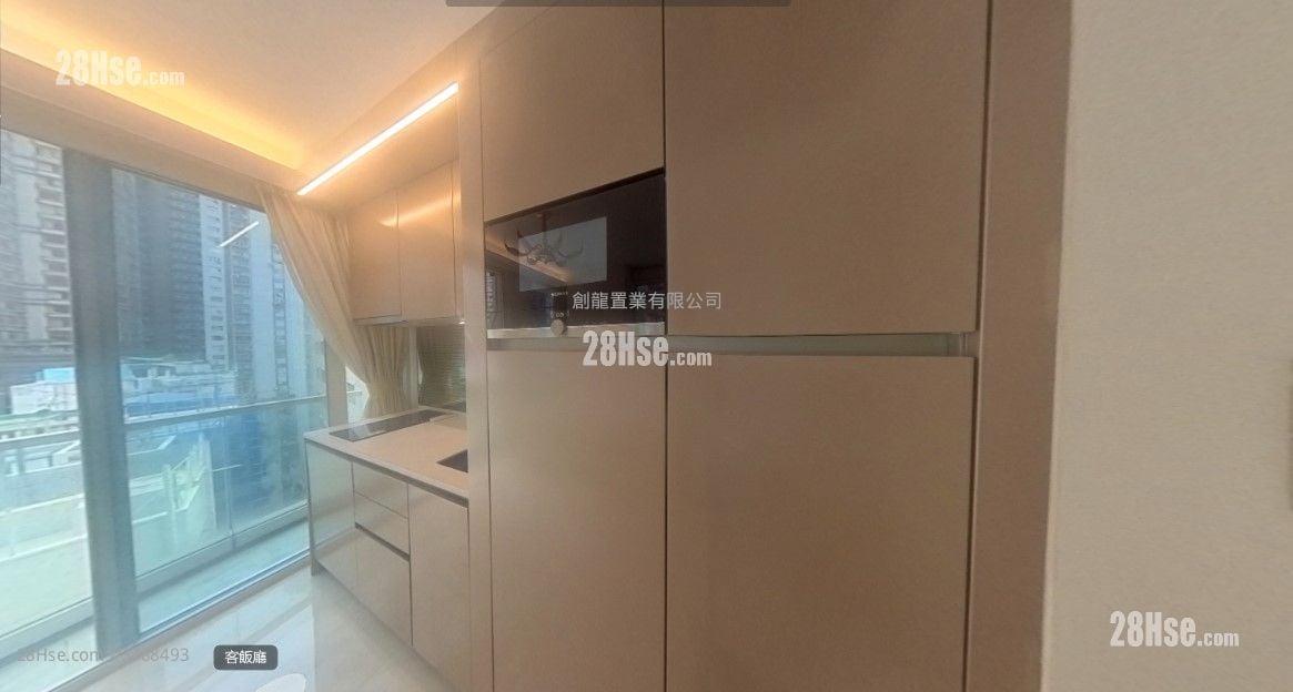 Upper Central Rental Studio , 1 Bathroom 194 ft²