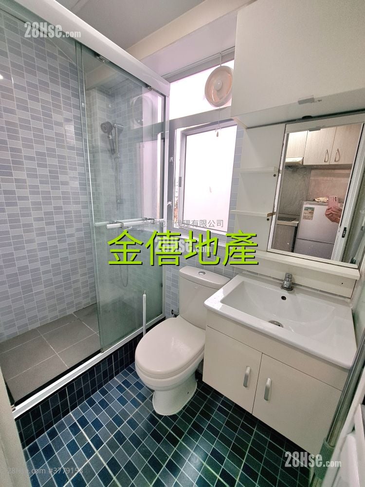 Pat Chun Mansion Sell 2 Bedrooms , 1 Bathroom 246 ft²